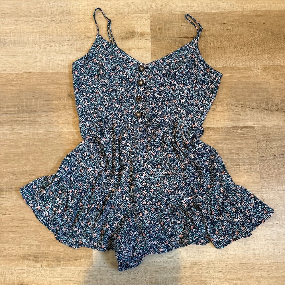 Socialite Blue Floral Romper Size Large